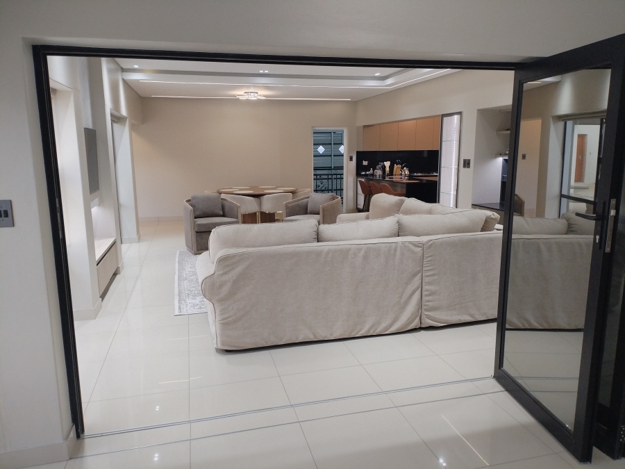5 Bedroom Property for Sale in Tafelzicht Western Cape